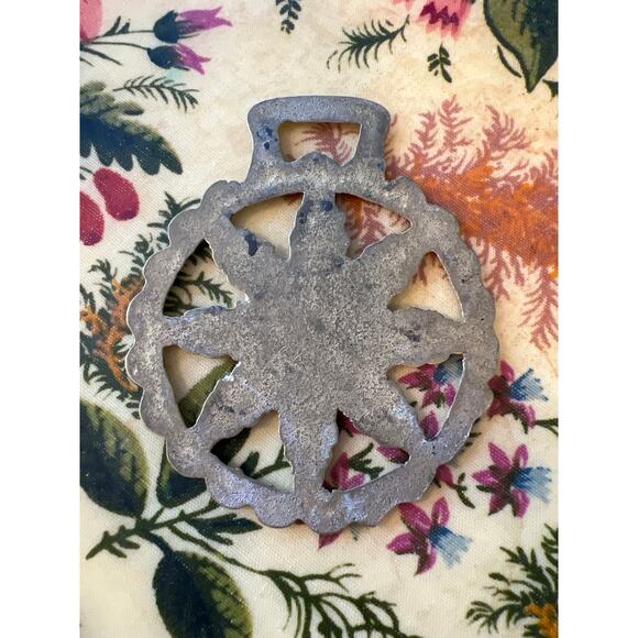 Brass Medallion: Abstract Star Design: Horse Bridle - Picture 4 of 5